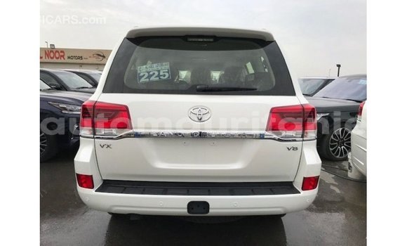 Acheter Import Voiture Toyota Land Cruiser Blanc à Import - Dubai, Adrar Acheter Import Voiture Toyota Land Cruiser Blanc à Import - Dubai, Adrar