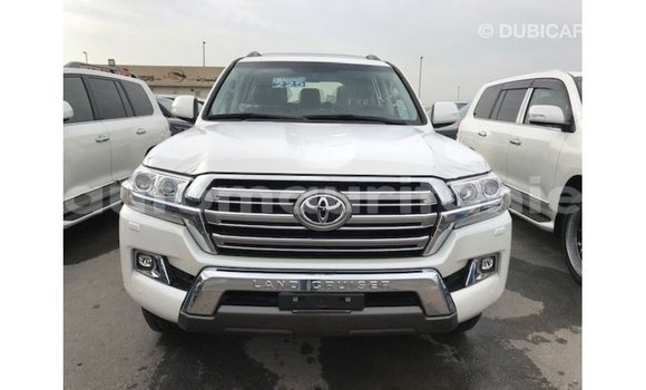 Acheter Import Voiture Toyota Land Cruiser Blanc à Import - Dubai, Adrar Acheter Import Voiture Toyota Land Cruiser Blanc à Import - Dubai, Adrar