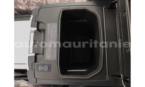 Acheter Import Voiture Toyota Land Cruiser Blanc à Import - Dubai, Adrar Acheter Import Voiture Toyota Land Cruiser Blanc à Import - Dubai, Adrar