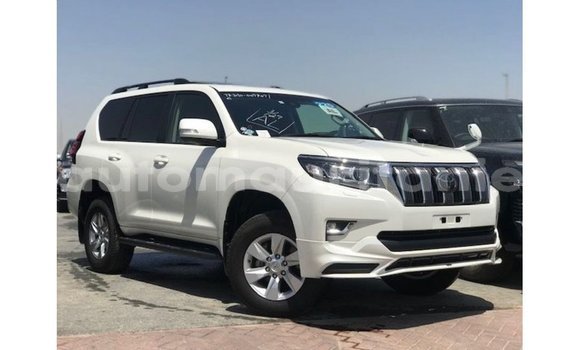 Acheter Import Voiture Toyota Prado Blanc à Import - Dubai, Adrar Acheter Import Voiture Toyota Prado Blanc à Import - Dubai, Adrar