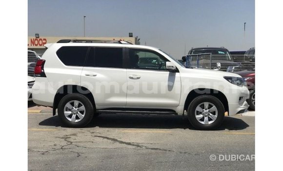Acheter Import Voiture Toyota Prado Blanc à Import - Dubai, Adrar Acheter Import Voiture Toyota Prado Blanc à Import - Dubai, Adrar