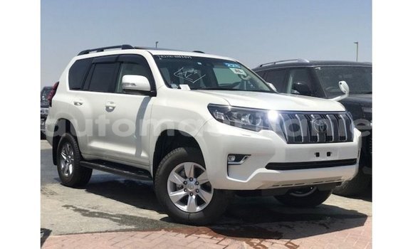 Acheter Import Voiture Toyota Prado Blanc à Import - Dubai, Adrar Acheter Import Voiture Toyota Prado Blanc à Import - Dubai, Adrar
