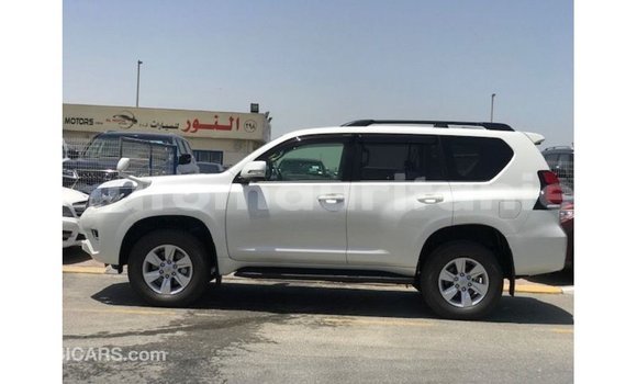 Acheter Import Voiture Toyota Prado Blanc à Import - Dubai, Adrar Acheter Import Voiture Toyota Prado Blanc à Import - Dubai, Adrar