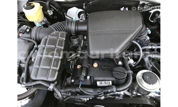 Acheter Import Voiture Toyota Prado Blanc à Import - Dubai, Adrar Acheter Import Voiture Toyota Prado Blanc à Import - Dubai, Adrar