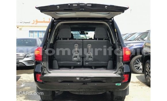 Acheter Import Voiture Toyota Land Cruiser Noir à Import - Dubai, Adrar Acheter Import Voiture Toyota Land Cruiser Noir à Import - Dubai, Adrar