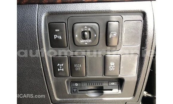 Acheter Import Voiture Toyota Land Cruiser Noir à Import - Dubai, Adrar Acheter Import Voiture Toyota Land Cruiser Noir à Import - Dubai, Adrar