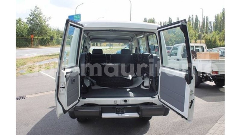 Big with watermark toyota land cruiser adrar import dubai 3351