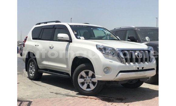 Acheter Import Voiture Toyota Prado Blanc à Import - Dubai, Adrar Acheter Import Voiture Toyota Prado Blanc à Import - Dubai, Adrar