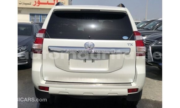 Acheter Import Voiture Toyota Prado Blanc à Import - Dubai, Adrar Acheter Import Voiture Toyota Prado Blanc à Import - Dubai, Adrar
