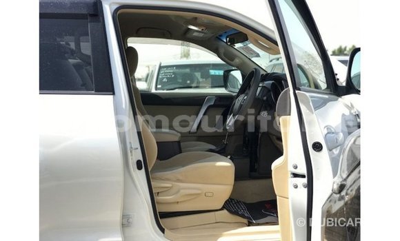 Acheter Import Voiture Toyota Prado Blanc à Import - Dubai, Adrar Acheter Import Voiture Toyota Prado Blanc à Import - Dubai, Adrar