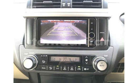 Acheter Import Voiture Toyota Prado Blanc à Import - Dubai, Adrar Acheter Import Voiture Toyota Prado Blanc à Import - Dubai, Adrar