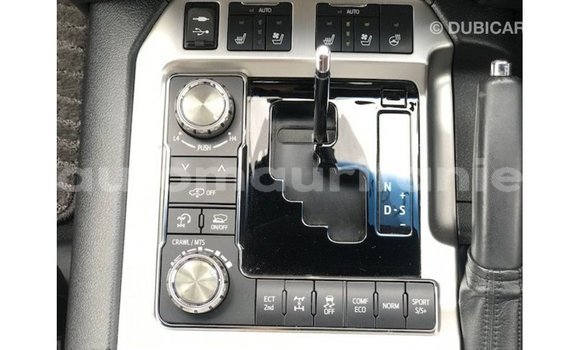 Acheter Import Voiture Toyota Land Cruiser Noir à Import - Dubai, Adrar Acheter Import Voiture Toyota Land Cruiser Noir à Import - Dubai, Adrar