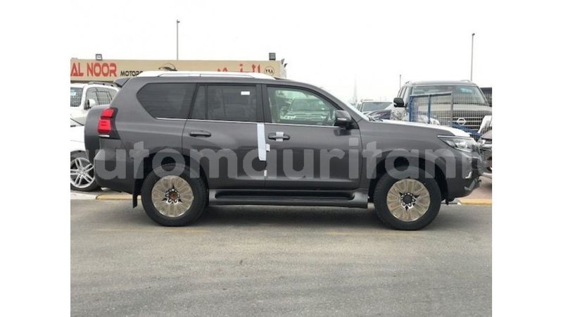 Big with watermark toyota prado adrar import dubai 3363