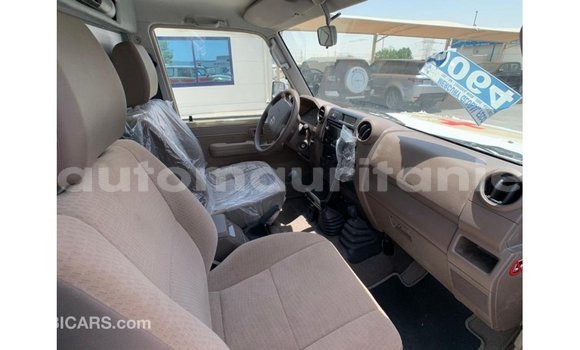 Buy Import Toyota DA Beige Truck in Import - Dubai in Adrar Buy Import Toyota DA Beige Truck in Import - Dubai in Adrar