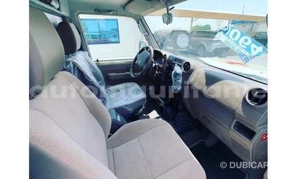 Buy Import Toyota DA Beige Truck in Import - Dubai in Adrar Buy Import Toyota DA Beige Truck in Import - Dubai in Adrar