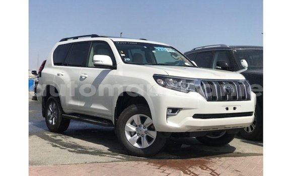 Acheter Import Voiture Toyota Prado Blanc à Import - Dubai, Adrar Acheter Import Voiture Toyota Prado Blanc à Import - Dubai, Adrar