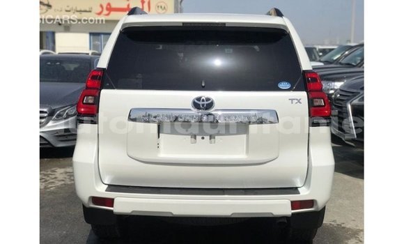 Acheter Import Voiture Toyota Prado Blanc à Import - Dubai, Adrar Acheter Import Voiture Toyota Prado Blanc à Import - Dubai, Adrar