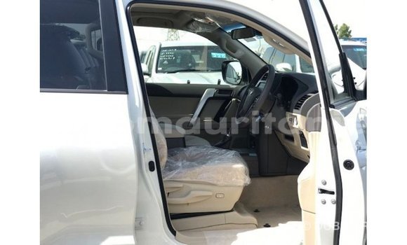 Acheter Import Voiture Toyota Prado Blanc à Import - Dubai, Adrar Acheter Import Voiture Toyota Prado Blanc à Import - Dubai, Adrar