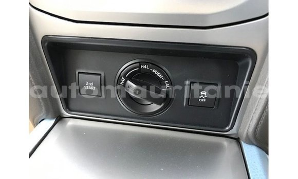 Acheter Import Voiture Toyota Prado Blanc à Import - Dubai, Adrar Acheter Import Voiture Toyota Prado Blanc à Import - Dubai, Adrar