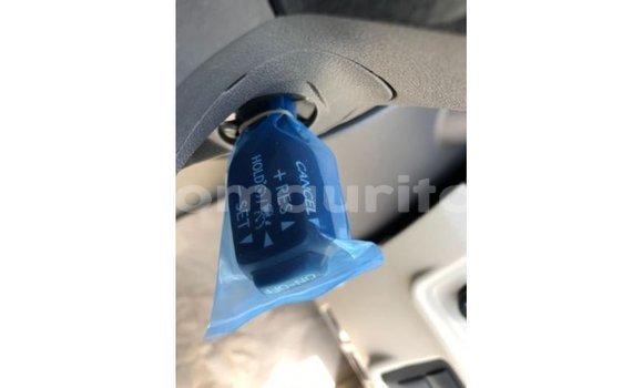 Acheter Import Voiture Toyota Prado Blanc à Import - Dubai, Adrar Acheter Import Voiture Toyota Prado Blanc à Import - Dubai, Adrar