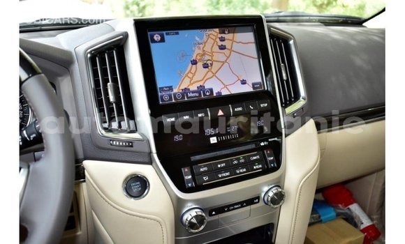 Buy Import Toyota Land Cruiser White Car in Import - Dubai in Adrar Buy Import Toyota Land Cruiser White Car in Import - Dubai in Adrar