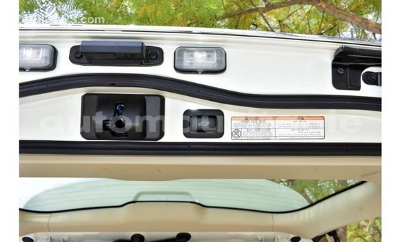 Buy Import Toyota Land Cruiser White Car in Import - Dubai in Adrar Buy Import Toyota Land Cruiser White Car in Import - Dubai in Adrar