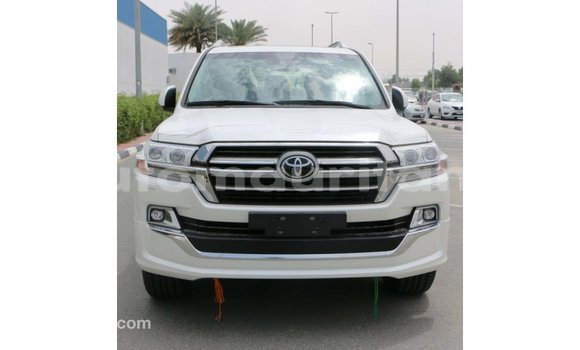 Buy Import Toyota Land Cruiser White Car in Import - Dubai in Adrar Buy Import Toyota Land Cruiser White Car in Import - Dubai in Adrar