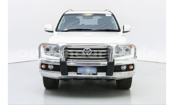 Acheter Import Voiture Toyota Land Cruiser Blanc à Import - Dubai, Adrar Acheter Import Voiture Toyota Land Cruiser Blanc à Import - Dubai, Adrar
