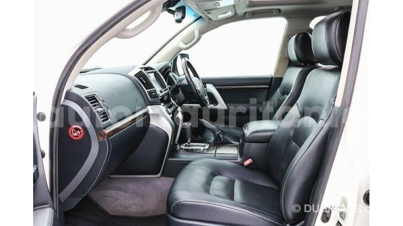 Big with watermark toyota land cruiser adrar import dubai 3377