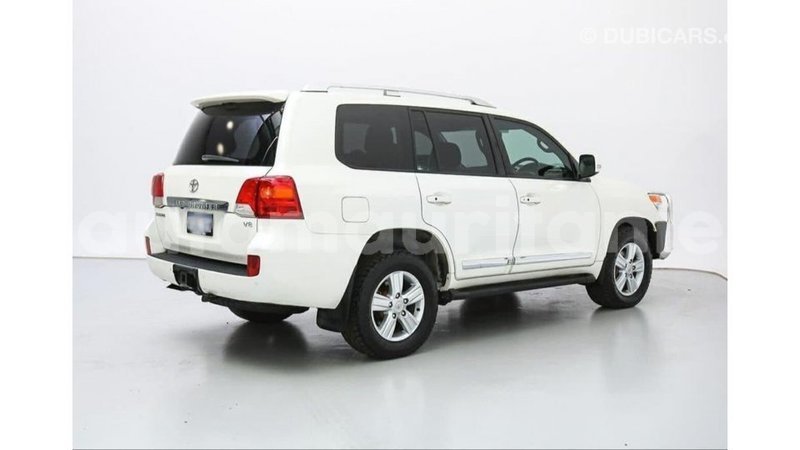 Big with watermark toyota land cruiser adrar import dubai 3377