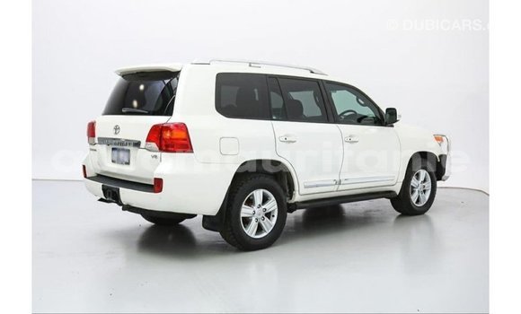 Acheter Import Voiture Toyota Land Cruiser Blanc à Import - Dubai, Adrar Acheter Import Voiture Toyota Land Cruiser Blanc à Import - Dubai, Adrar