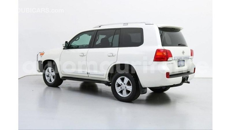 Big with watermark toyota land cruiser adrar import dubai 3377