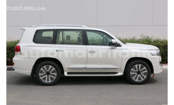 Buy Import Toyota Land Cruiser White Car in Import - Dubai in Adrar Buy Import Toyota Land Cruiser White Car in Import - Dubai in Adrar