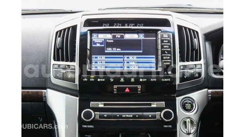 Big with watermark toyota land cruiser adrar import dubai 3377