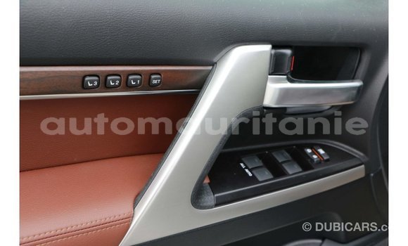 Buy Import Toyota Land Cruiser White Car in Import - Dubai in Adrar Buy Import Toyota Land Cruiser White Car in Import - Dubai in Adrar