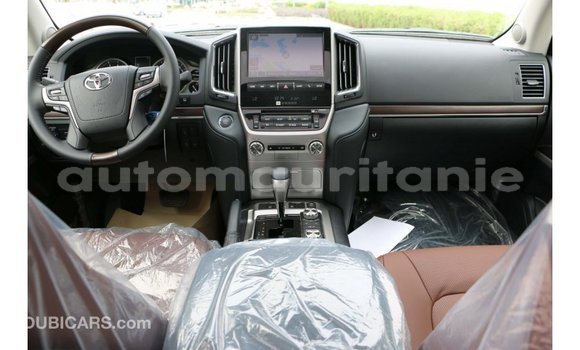 Buy Import Toyota Land Cruiser White Car in Import - Dubai in Adrar Buy Import Toyota Land Cruiser White Car in Import - Dubai in Adrar