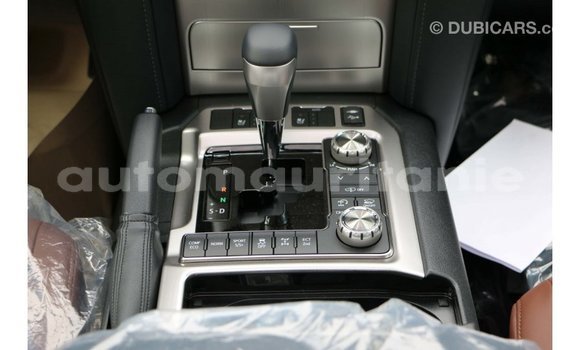 Buy Import Toyota Land Cruiser White Car in Import - Dubai in Adrar Buy Import Toyota Land Cruiser White Car in Import - Dubai in Adrar