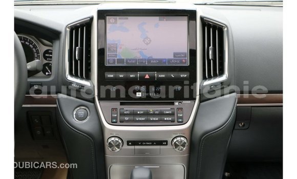 Buy Import Toyota Land Cruiser White Car in Import - Dubai in Adrar Buy Import Toyota Land Cruiser White Car in Import - Dubai in Adrar