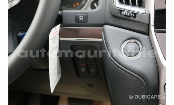 Buy Import Toyota Land Cruiser White Car in Import - Dubai in Adrar Buy Import Toyota Land Cruiser White Car in Import - Dubai in Adrar