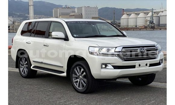 Acheter Import Voiture Toyota Land Cruiser Blanc à Import - Dubai, Adrar Acheter Import Voiture Toyota Land Cruiser Blanc à Import - Dubai, Adrar