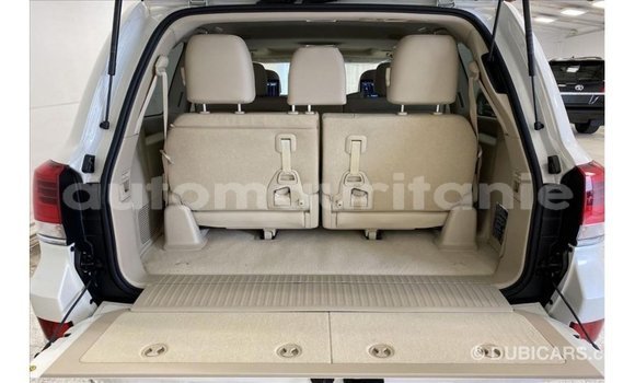 Acheter Import Voiture Toyota Land Cruiser Blanc à Import - Dubai, Adrar Acheter Import Voiture Toyota Land Cruiser Blanc à Import - Dubai, Adrar