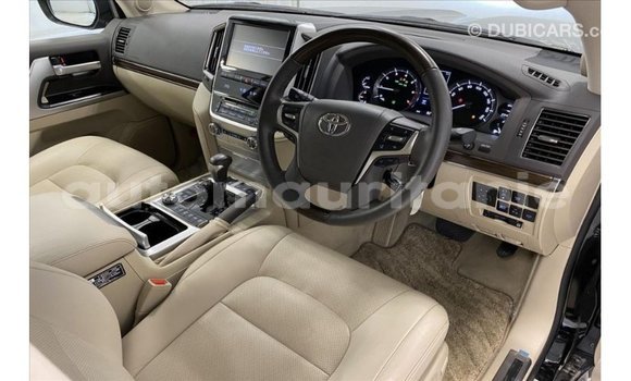Acheter Import Voiture Toyota Land Cruiser Noir à Import - Dubai, Adrar Acheter Import Voiture Toyota Land Cruiser Noir à Import - Dubai, Adrar