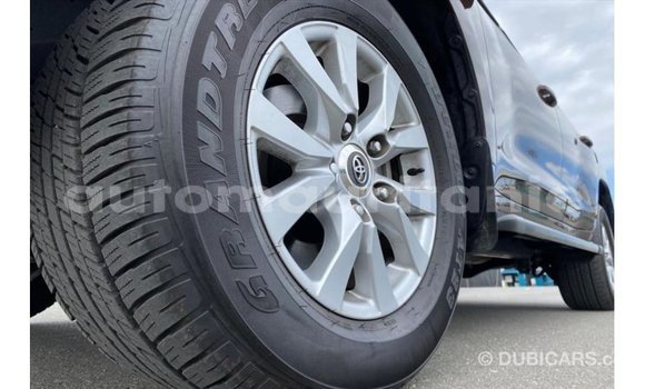 Acheter Import Voiture Toyota Land Cruiser Rouge à Import - Dubai, Adrar Acheter Import Voiture Toyota Land Cruiser Rouge à Import - Dubai, Adrar