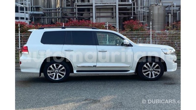 Big with watermark toyota land cruiser adrar import dubai 3386