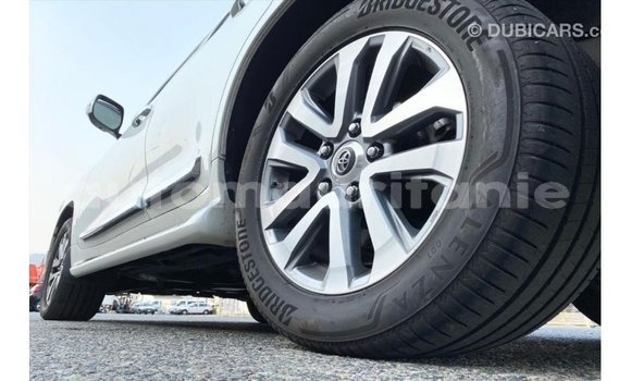 Acheter Import Voiture Toyota Land Cruiser Blanc à Import - Dubai, Adrar Acheter Import Voiture Toyota Land Cruiser Blanc à Import - Dubai, Adrar