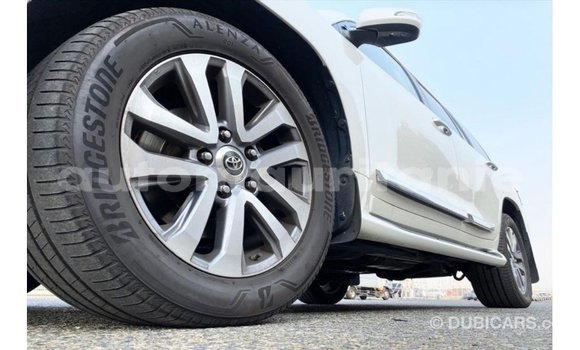 Acheter Import Voiture Toyota Land Cruiser Blanc à Import - Dubai, Adrar Acheter Import Voiture Toyota Land Cruiser Blanc à Import - Dubai, Adrar