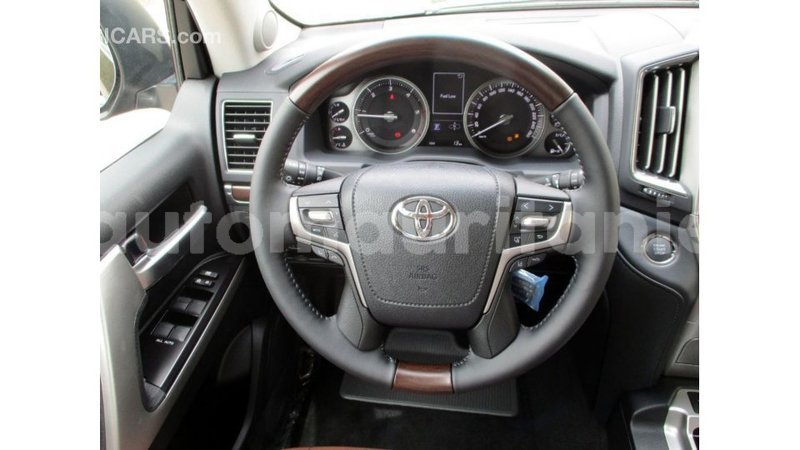 Big with watermark toyota land cruiser adrar import dubai 3402