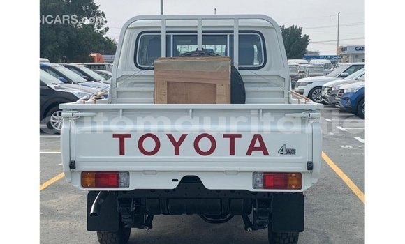 Acheter Import Voiture Toyota Land Cruiser Blanc à Import - Dubai, Adrar Acheter Import Voiture Toyota Land Cruiser Blanc à Import - Dubai, Adrar