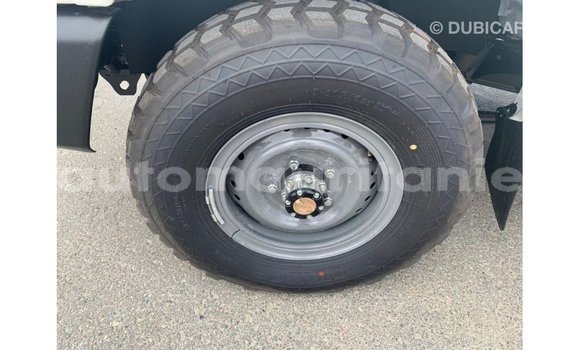 Acheter Import Voiture Toyota Land Cruiser Blanc à Import - Dubai, Adrar Acheter Import Voiture Toyota Land Cruiser Blanc à Import - Dubai, Adrar