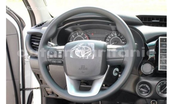 Buy Import Toyota Hilux White Car in Import - Dubai in Adrar Buy Import Toyota Hilux White Car in Import - Dubai in Adrar